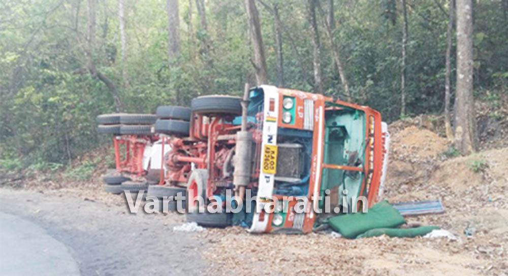 ಶಿರಾಡಿ: ಗ್ಯಾಸ್ ಟ್ಯಾಂಕರ್ ಪಲ್ಟಿ; ಅನಿಲ ಸೋರಿಕೆ